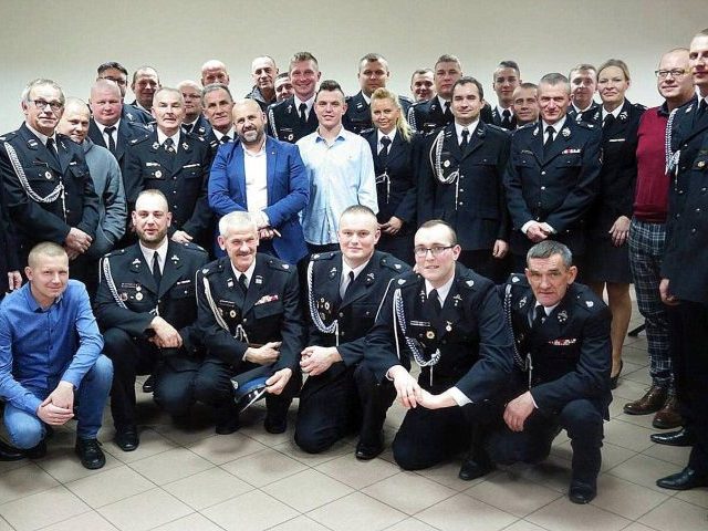 Strażacy z Wielbarka chcą mieć nowy sztandar (zdjęcia)